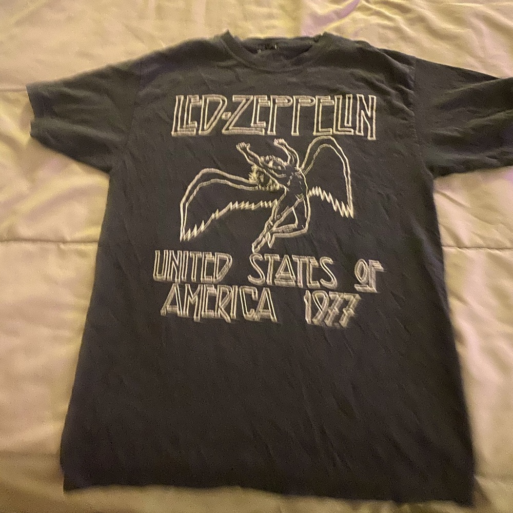 Authentic not a reproduction!!!  Led Zeppelin concert tshirt
